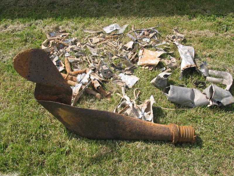 L'hélice et divers débris du P-47 de Santo Giamalva, retrouvés en 2006 par Alexis Boban